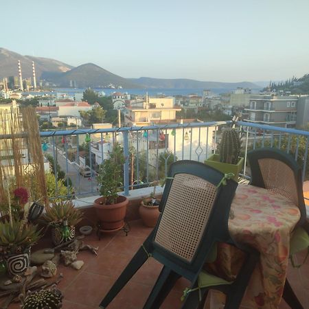 Maria Guesthouse Aliveri Bagian luar foto