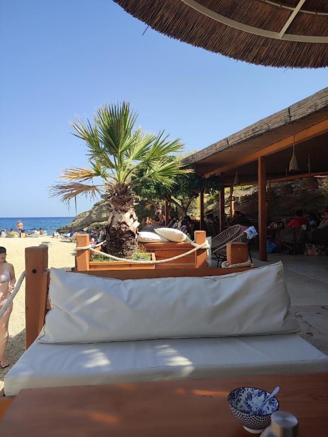 Maria Guesthouse Aliveri Bagian luar foto