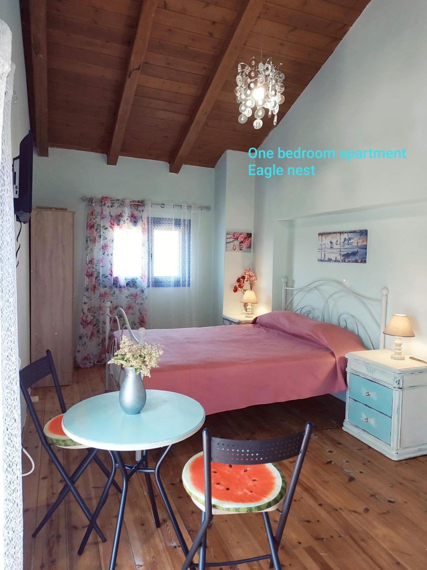 Maria Guesthouse Aliveri Bagian luar foto